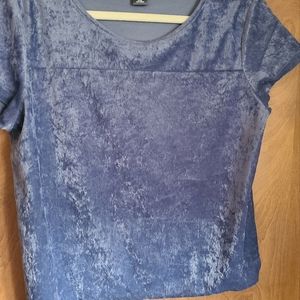 🌟 4/$20 City Streets Crushed Velvet Blue Top - size large